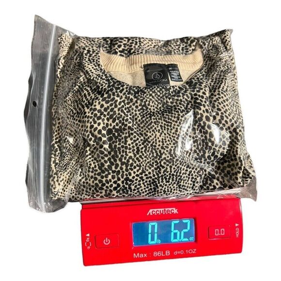VOLCOM Sweater Girls Youth Sz M (8-10) Over N Out Animal Print Crewneck NWT - Picture 16 of 16
